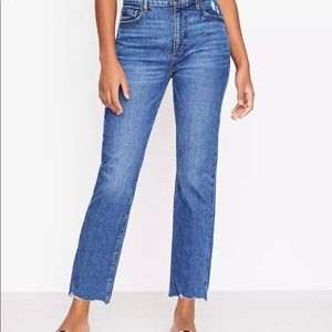 Distressed high waisted crop pant